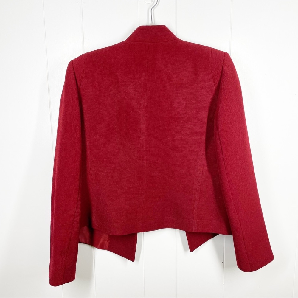 Tahari Deep Red Textured Mandarin Collar Blazer With Gold Accents 10 Petite - Picture 2 of 5